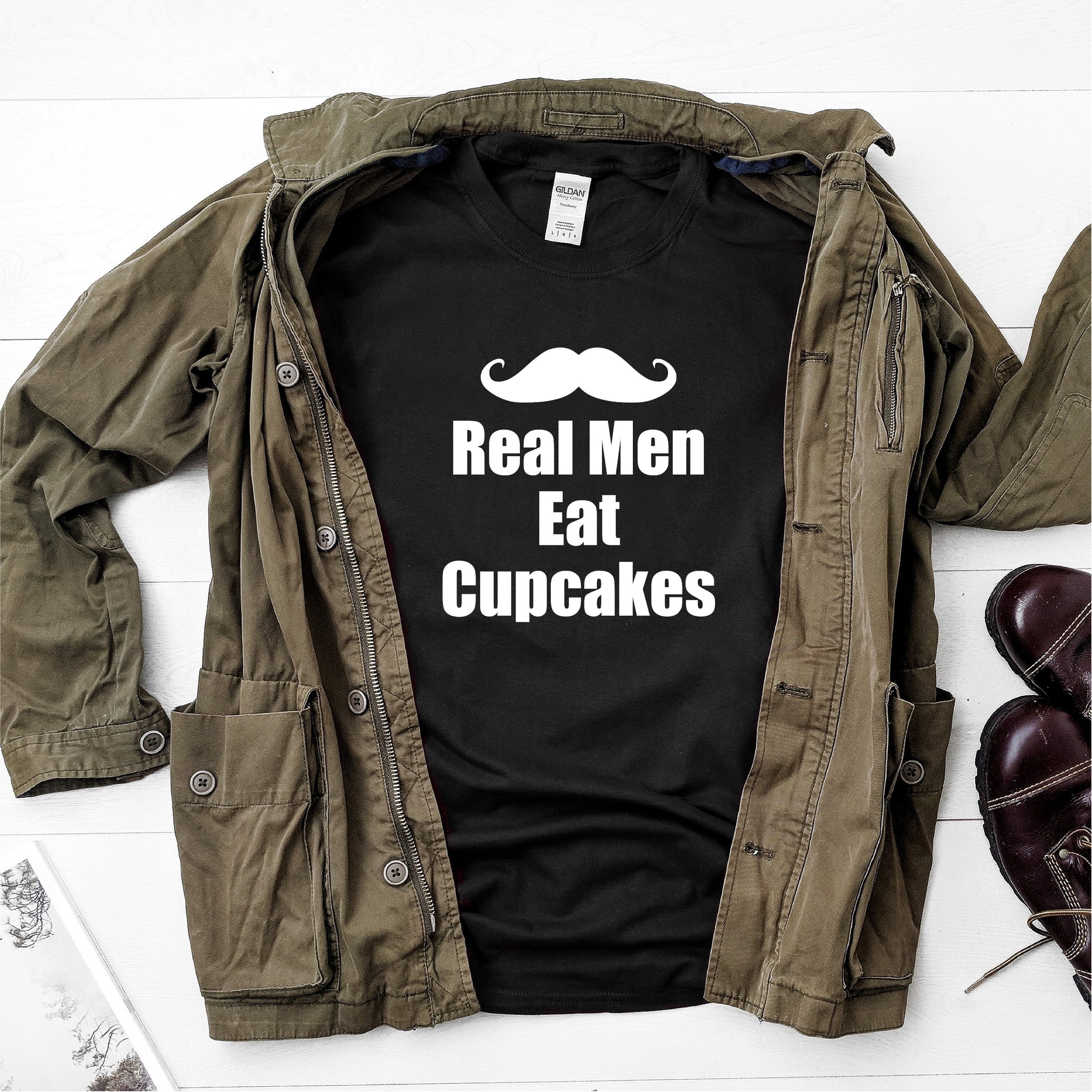 Real men eat cupcakes- Ultra Cotton Short Sleeve T-Shirt - DFHM39