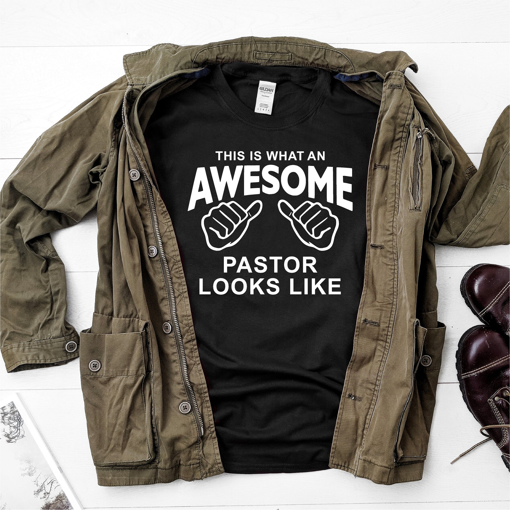 This is what an awesome pastor looks like- Ultra Cotton Short Sleeve T-Shirt - DFHM60